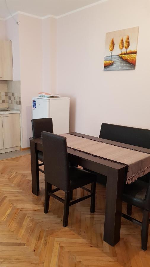 Apartmani V&F Vrnjačka Banja Exterior foto